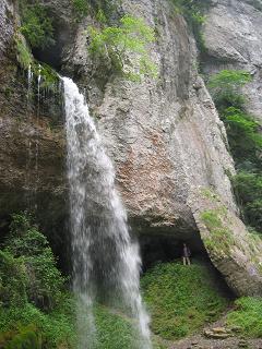 Michiel bij de waterval