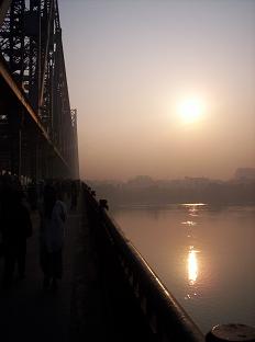 Howrah brug over de Hoogly rivier