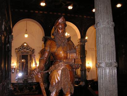 Gedetailleerd houtsnijwerk