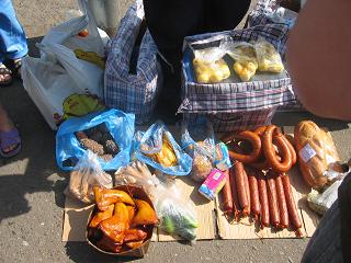 Ook deze keer onderweg weer genoeg eten te koop op het perron